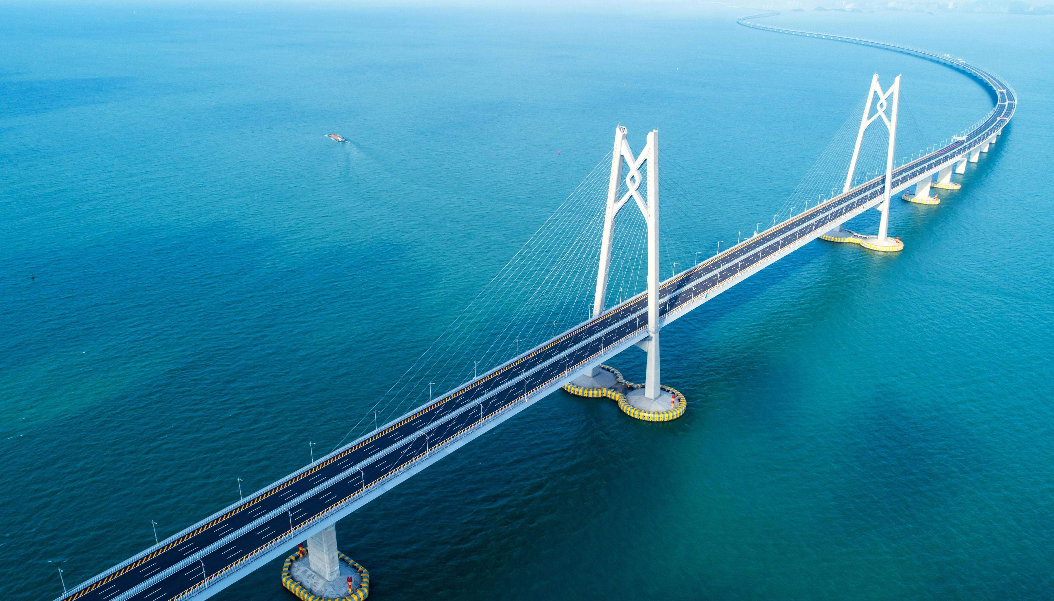 Hongkong-Zhuhai-Macao-Brücke, Grenzübergangsanlagen Hongkong